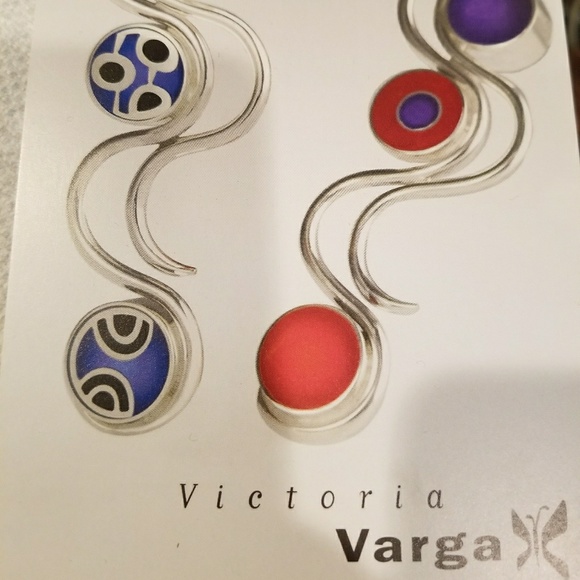 Victoria Varga Hematite Gold Toggle Choker - Picture 7 of 8